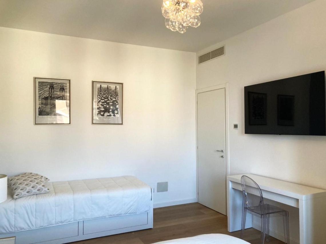 Lussuoso Bilocale Metro Blu Piazza Frattini Apartment